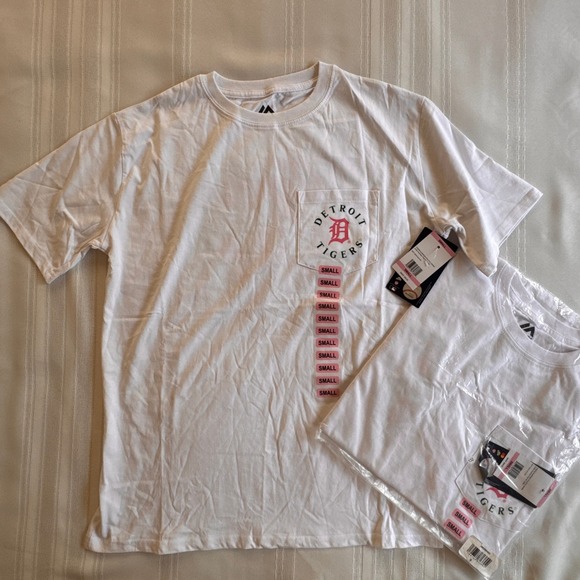 Majestic Other - Majestic Detroit Tigers White Pocket T-Shirt Rose Graphic MLB Small NWT